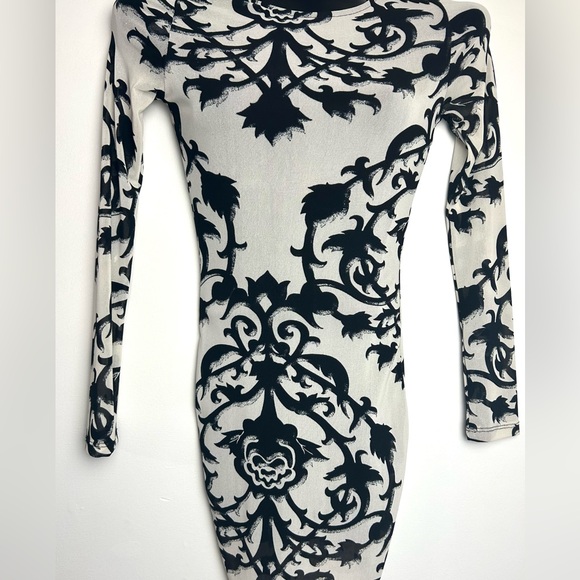 🔸2 for$11🔸
Black and White Long Sleeve Dress NWOT - Picture 3 of 11